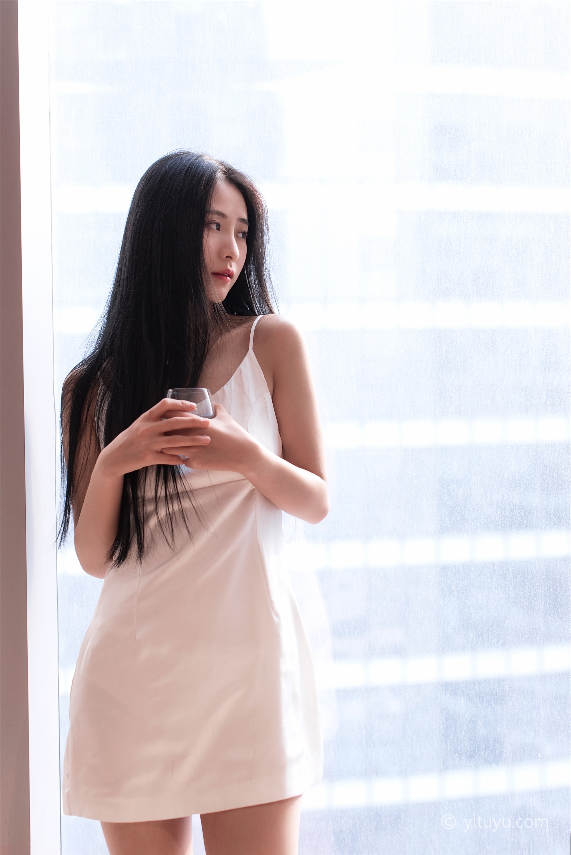 YITUYU艺图语 2021.08.16 分手前 颖儿